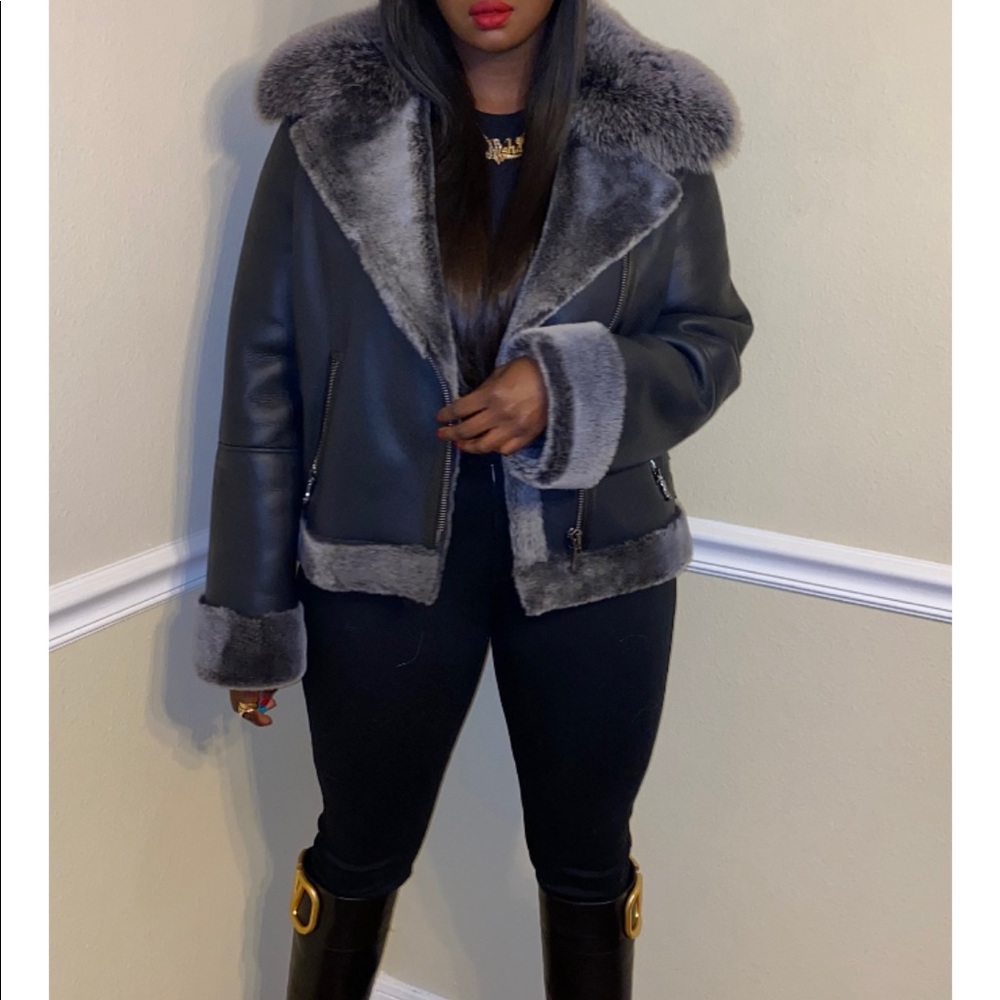 ✨Leather and Fox fur trimmed Sherling✨